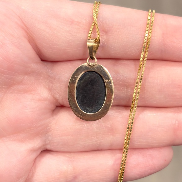 Vintage 14K Gold Cameo Pendant: Brown Mother of Pearl Mid Century Necklace - Picture 9 of 13